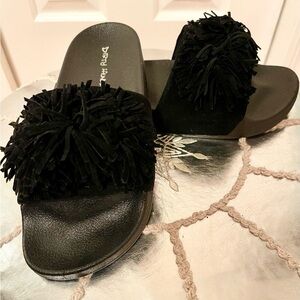 NWT Dirty laundry black slides size 7